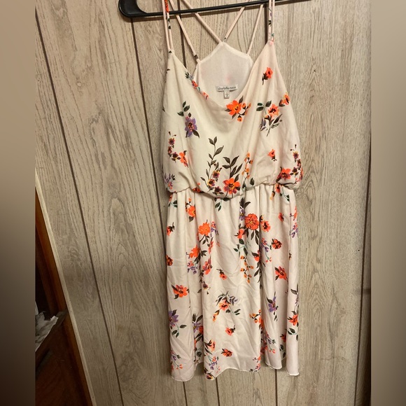 Charlotte Russe Dresses & Skirts - Beautiful floral dress